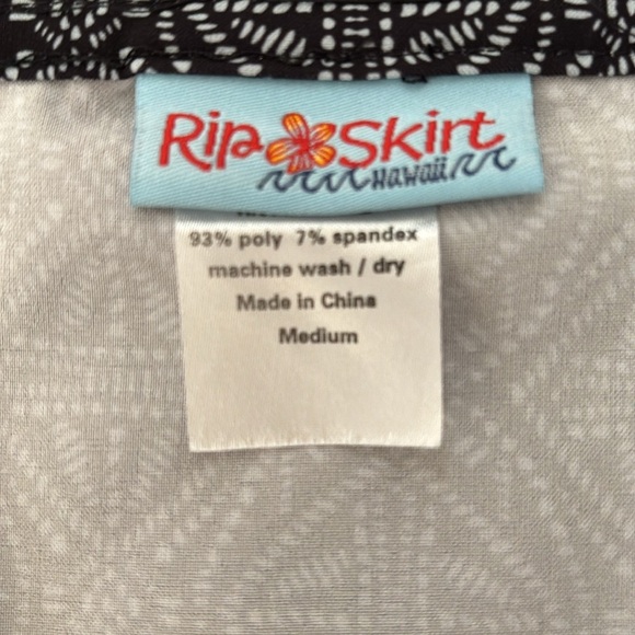 Rip Skirt Hawaii, Size M, Black Pearl Batik - Picture 5 of 8